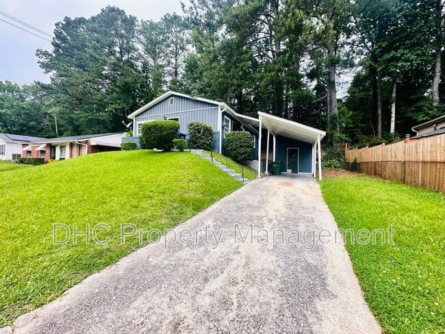 property at 2637 Santa Monica Dr NW