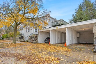 647 Fairview Ave NE in Grand Rapids, MI - Building Photo - Building Photo