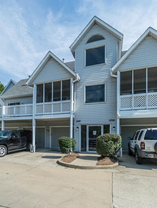1286 S College Mall Rd in Bloomington, IN - Building Photo