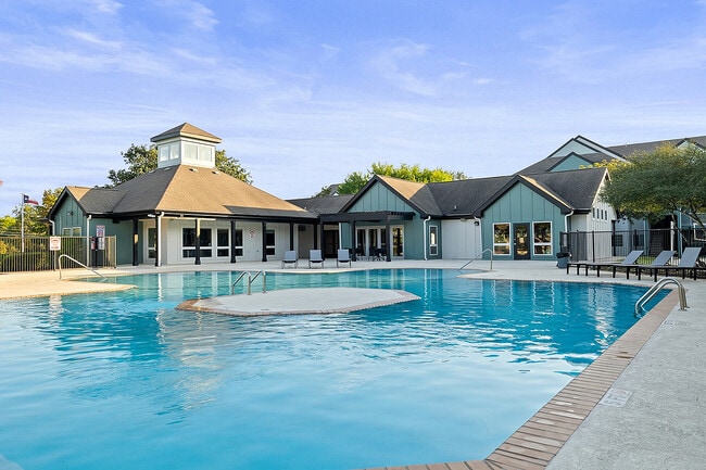 The Outpost in San Marcos, TX - Building Photo - Building Photo