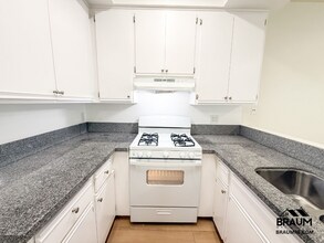 11459 Collins St in Los Angeles, CA - Foto de edificio - Building Photo