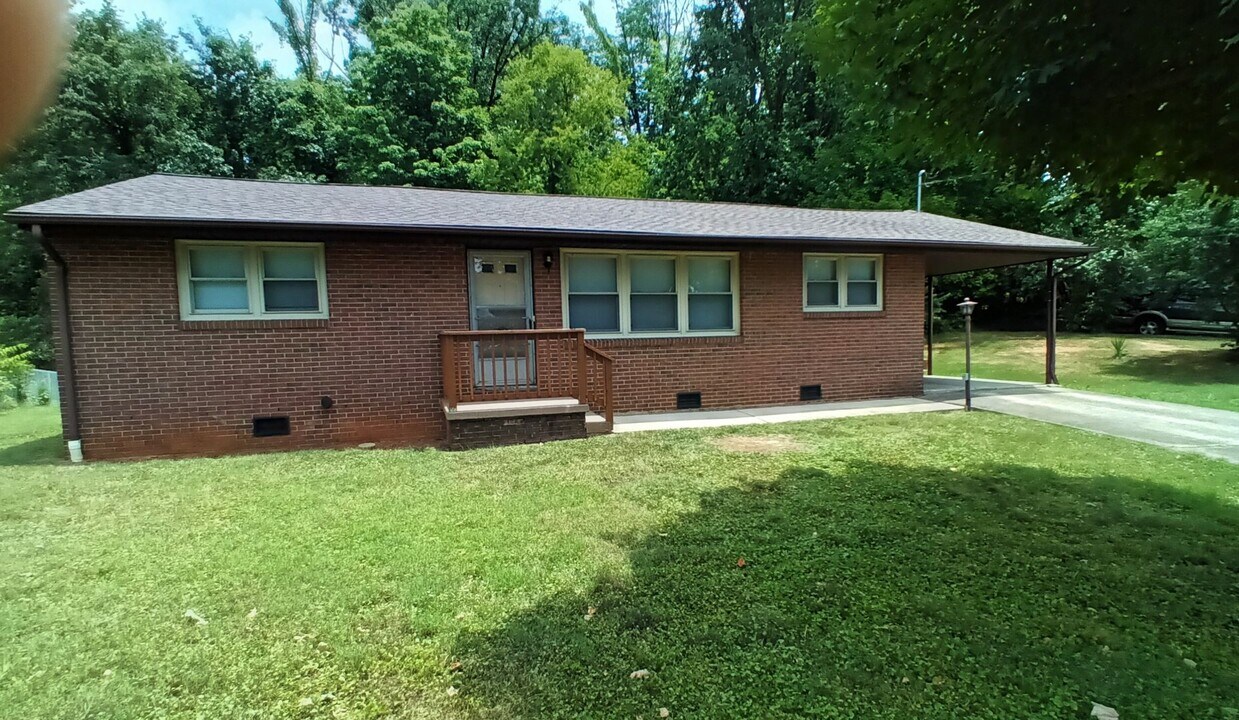 2609 Rockwell Pl in Kingsport, TN - Building Photo