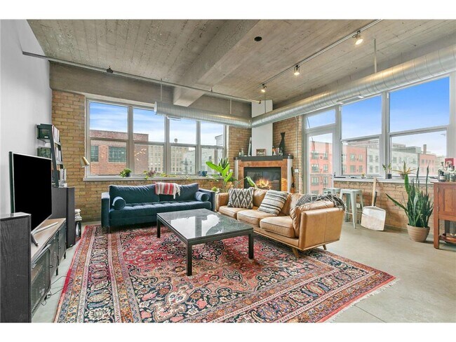 property at 901 N 3rd St