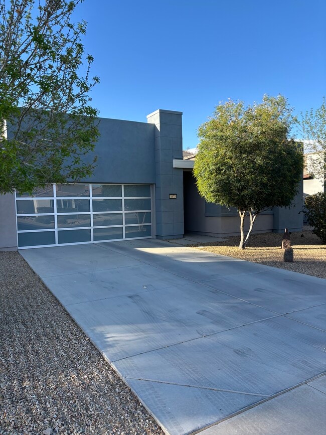 property at 1673 E Lafayette Ave