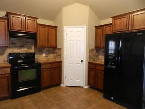 4827 Southwest Waterstone Place in Lawton, OK - Building Photo - Building Photo