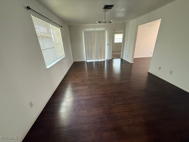 2504 Lakeview Dr in Lehigh Acres, FL - Building Photo - Building Photo