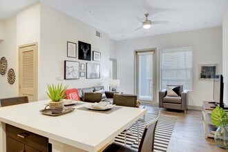 The Degree in Las Vegas, NV - Foto de edificio - Building Photo