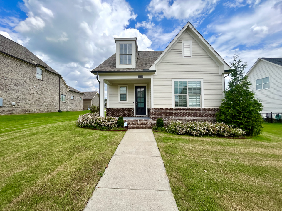 709 Ravensdowne Dr in Nolensville, TN - Building Photo