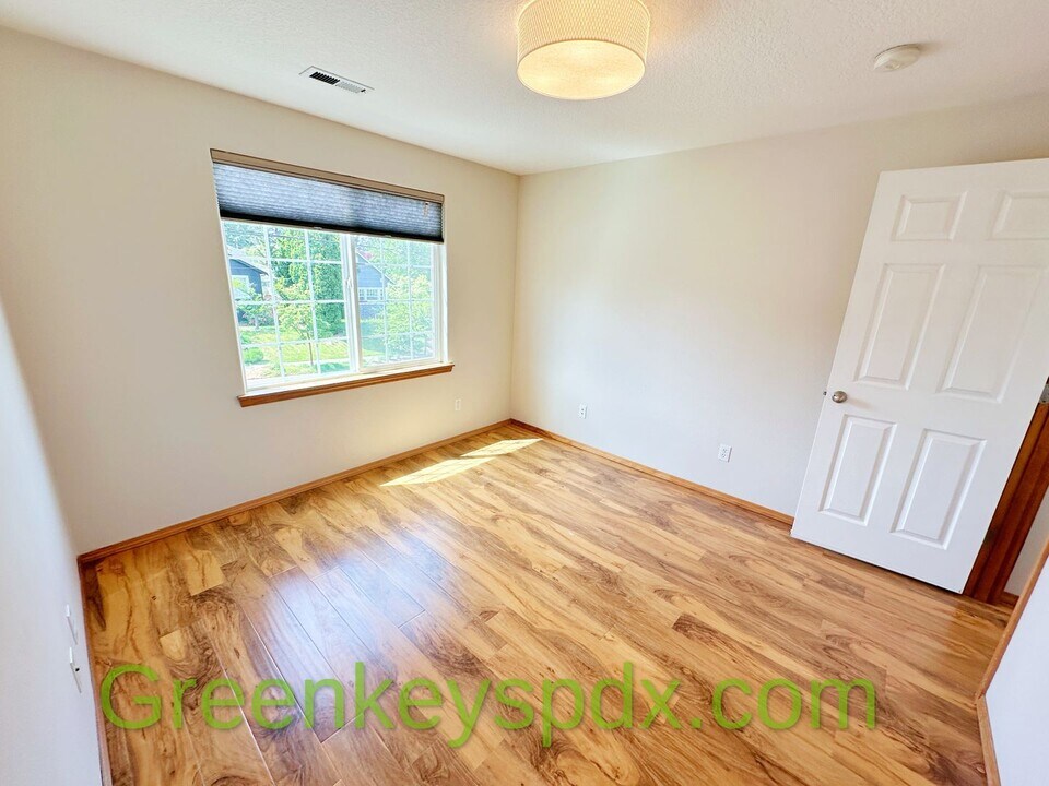 5722 NE 30th Ave in Portland, OR - Foto de edificio