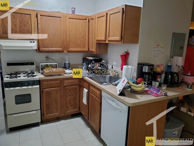 30 Medfield St in Boston, MA - Building Photo - Building Photo