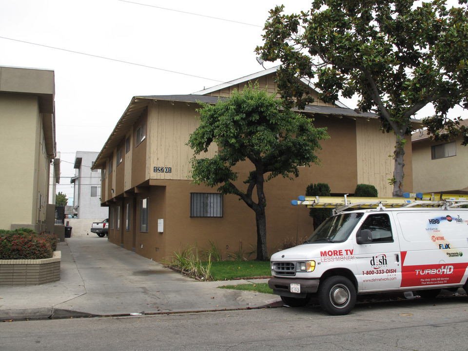 12701 Kornblum Ave in Hawthorne, CA - Building Photo