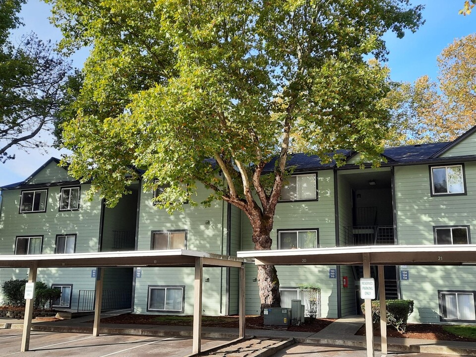 The Gardens Apartments in Auburn, WA - Building Photo