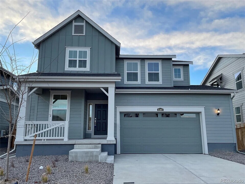 4369 Fellows Dr in Timnath, CO - Foto de edificio