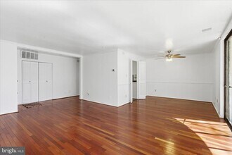 3360 Huntley Sq Dr in Temple Hills, MD - Building Photo - Building Photo