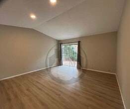 5361 Fox Ct S in Salem, OR - Building Photo - Building Photo