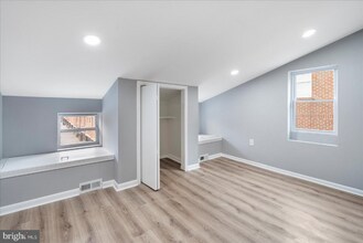 1703 E Lombard St, Unit 2 FL in Baltimore, MD - Building Photo - Building Photo