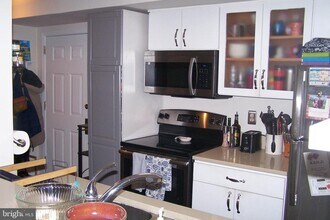 1029 N Stuart St in Arlington, VA - Building Photo - Building Photo