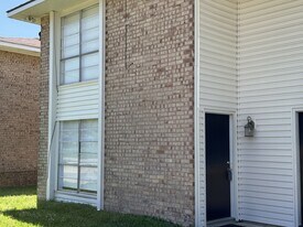 2630 Kelli Dr in Denham Springs, LA - Building Photo