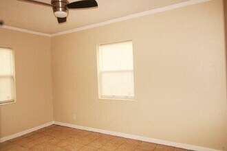 346 W 15th St in Riviera Beach, FL - Building Photo - Building Photo