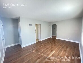 8828 Cozens Ave in Jennings, MO - Building Photo - Building Photo