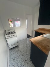 307 E Bay Ave in Newport Beach, CA - Building Photo - Building Photo