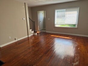 373-375 N Roosevelt Ave in Columbus, OH - Building Photo - Building Photo