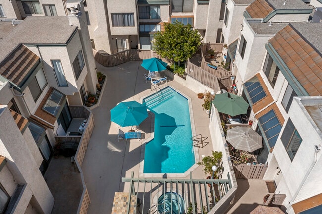 1734 N Verdugo Rd, Unit 7 in Glendale, CA - Foto de edificio - Building Photo