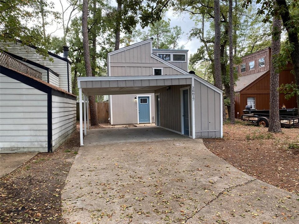 26617 Quail Xing in Huntsville, TX - Building Photo