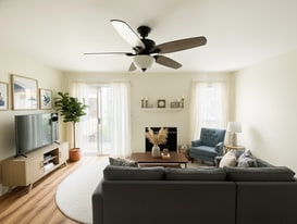 635 Granville Ct, Unit 635 in Atlanta, GA - Building Photo