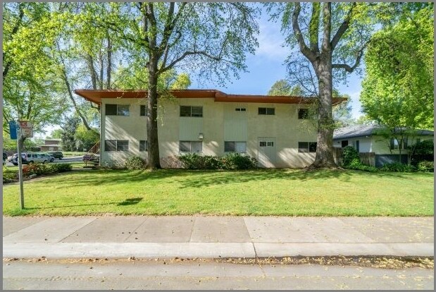 5479 Carlson Dr in Sacramento, CA - Foto de edificio - Building Photo