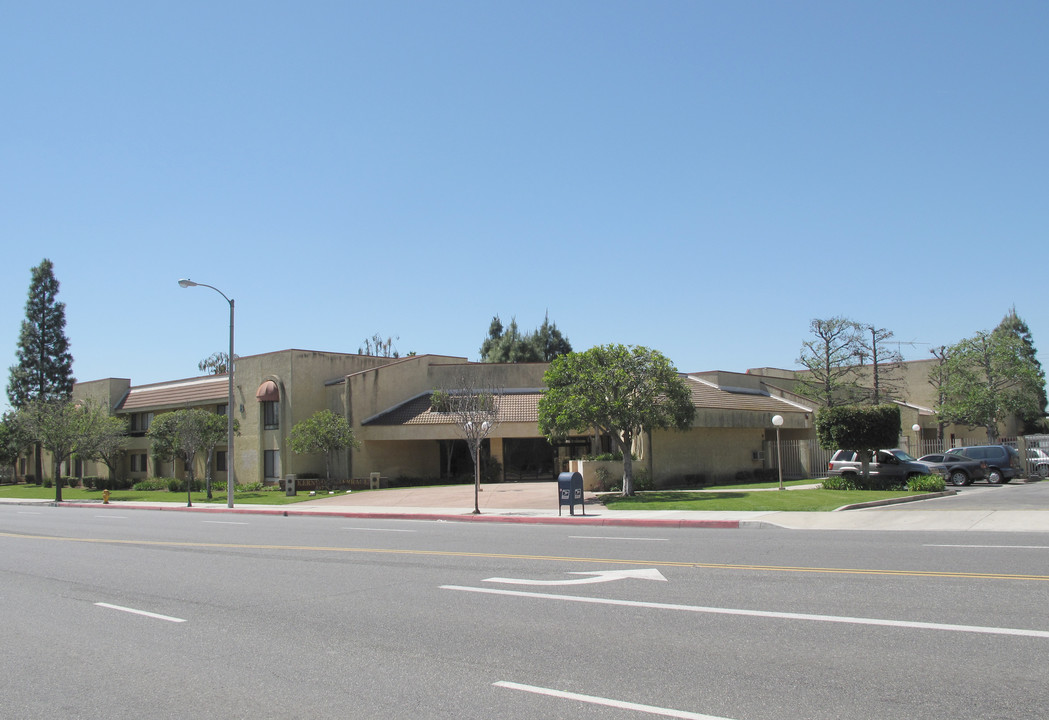 Kernwood Terrace in East Los Angeles, CA - Building Photo