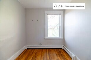 Room in Shared 4 bed/1 bath home in Boston, MA - Building Photo