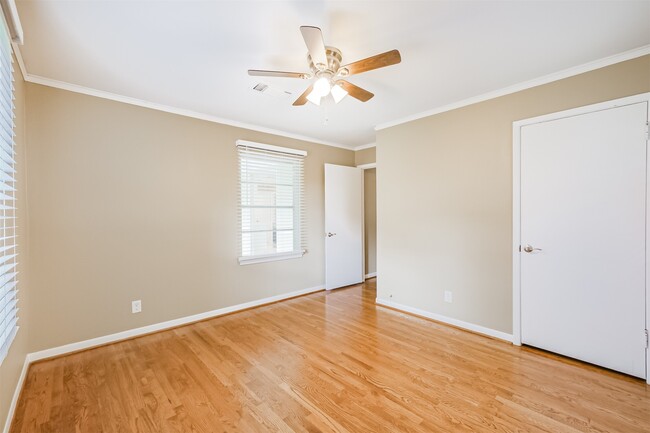 property at 4613 Braeburn Dr