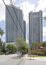 Paraiso Bayviews in Miami, FL - Building Photo - Building Photo