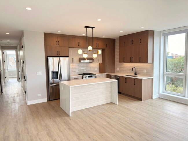 property at 2355 W Flournoy St