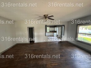 120 E 13th St in Newton, KS - Building Photo - Building Photo