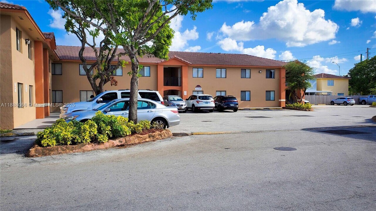 7259 W 24th Ave in Hialeah, FL - Building Photo