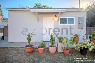 12313 Lakewood Blvd in Downey, CA - Building Photo