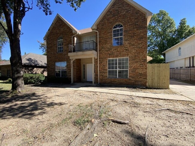 4150 Briar Hill Dr in Grand Prairie, TX - Building Photo - Building Photo