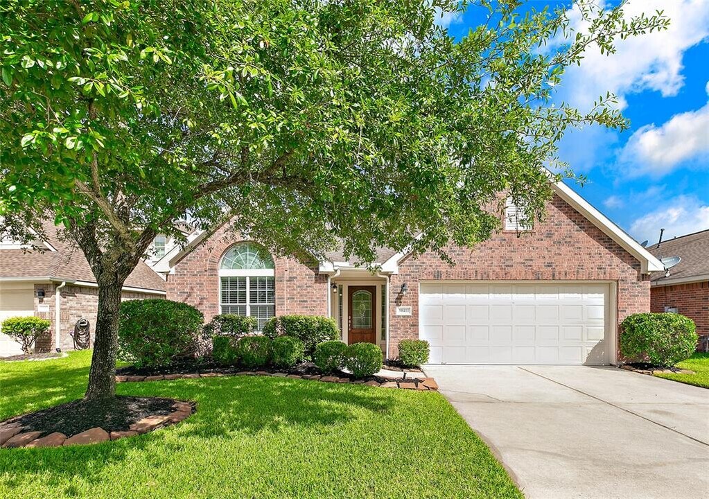 30411 Deleon Fields Dr in Spring, TX - Building Photo