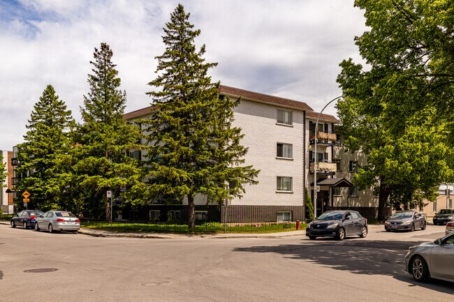 11445 Désy Av
