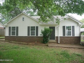 6525 Lynnfield Rd in Horn Lake, MS - Building Photo