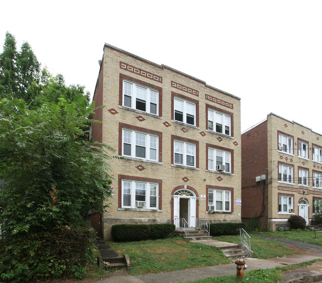 24 Wilcox St in New Britain, CT - Building Photo - Building Photo