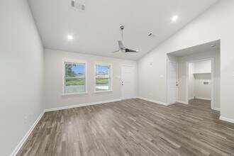 18 Bobby Eugene Dr in Ward, AR - Building Photo - Building Photo