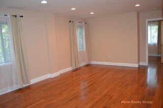 276 Chestnut Hill Ave, Unit #13 in Boston, MA - Foto de edificio - Building Photo
