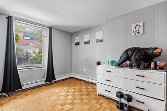 99 W 4th St, Unit 1 in Boston, MA - Building Photo - Building Photo