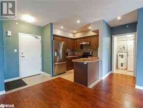 39 Ferndale Dr S in Barrie, ON - Building Photo - Building Photo