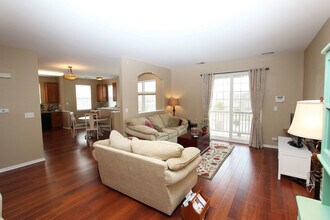 260 Rosehall Dr in Lake Zurich, IL - Foto de edificio - Building Photo