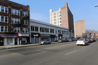 13 N Harrison St in East Orange, NJ - Building Photo - Building Photo