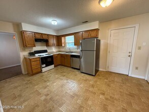105 Pecan Ln in Jacksonville, NC - Building Photo - Building Photo